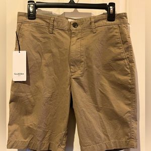 NWT Men’s 28”W X 9” inseam khaki shorts.